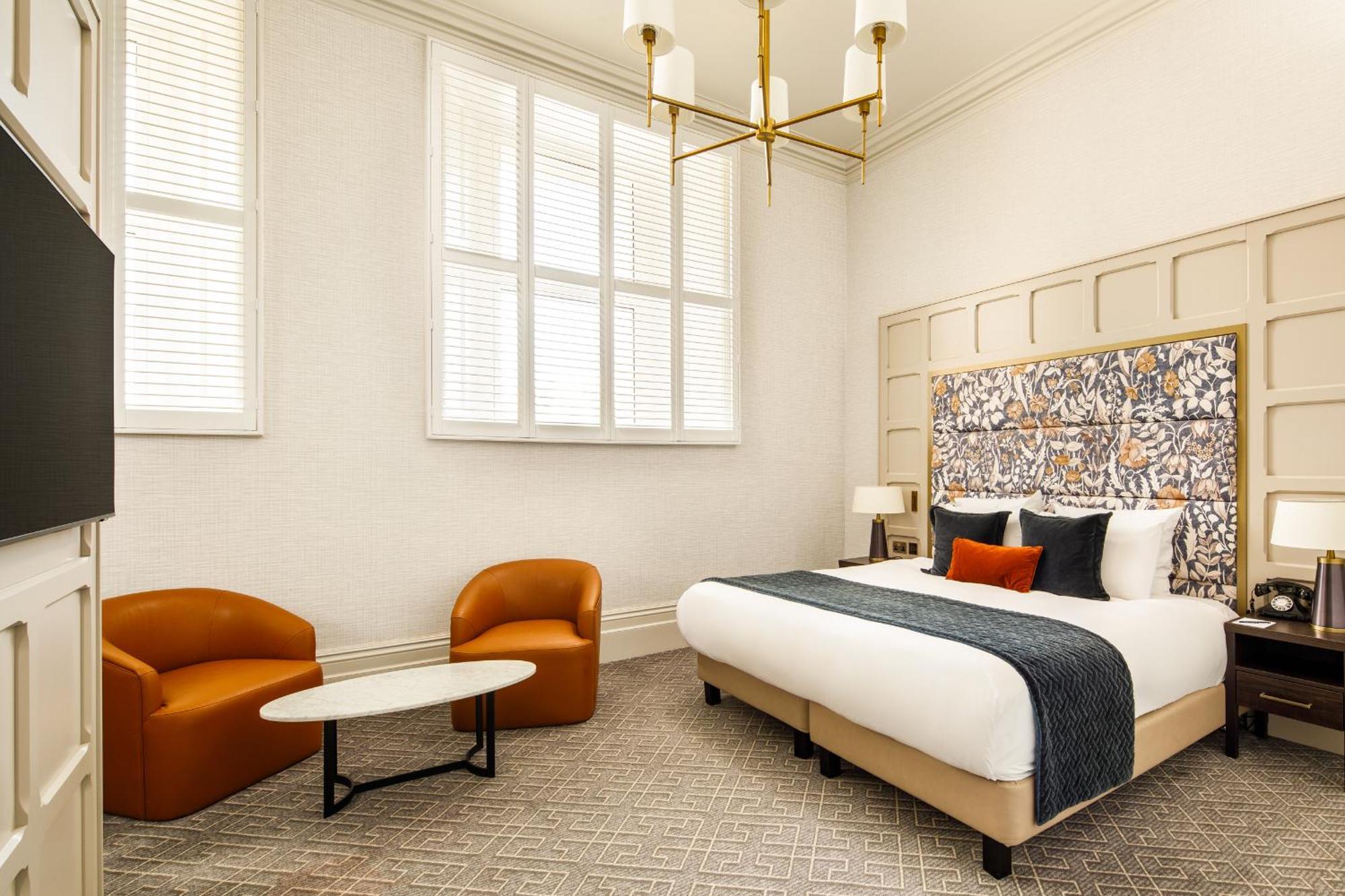The Municipal Hotel Liverpool - Mgallery Exterior foto A bedroom at the hotel